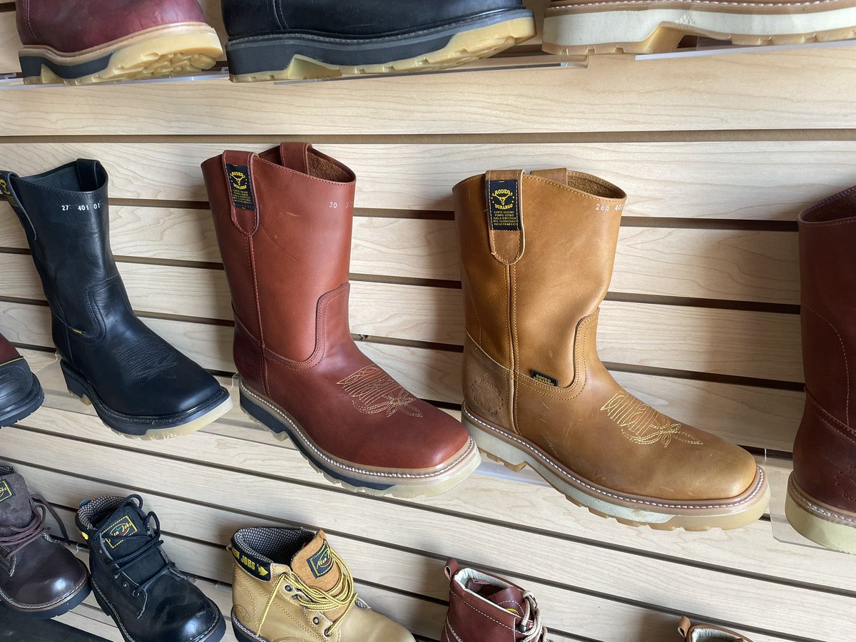 rodeodurango's tweet photo. Available Now Online & At The Shop✅
🔎Shop: Roper Square Toe Double Density Work Boot
Stay tuned for steel toe and many others in the works 💯🙏
shop https://t.co/8URQbG1YyA or link in bio #explorepage #workboots #roper #softtoe https://t.co/Ju8cDCYsW3