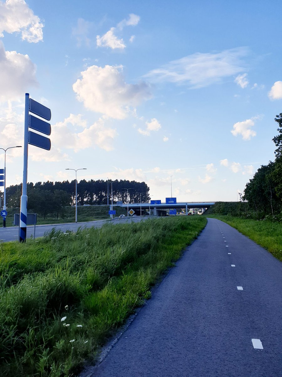 alexschrijft's tweet photo. De #avondwandeling in #4fotos heerlijk 5km gelopen. https://t.co/YaJOgLjIZG
