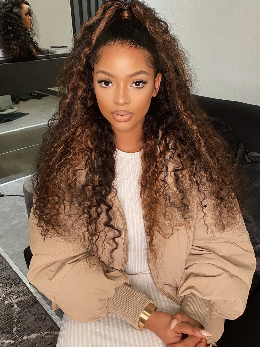 mihlalii_n's tweet photo. A woman, created for a special purpose 👑✨ https://t.co/uYJMsfndJU