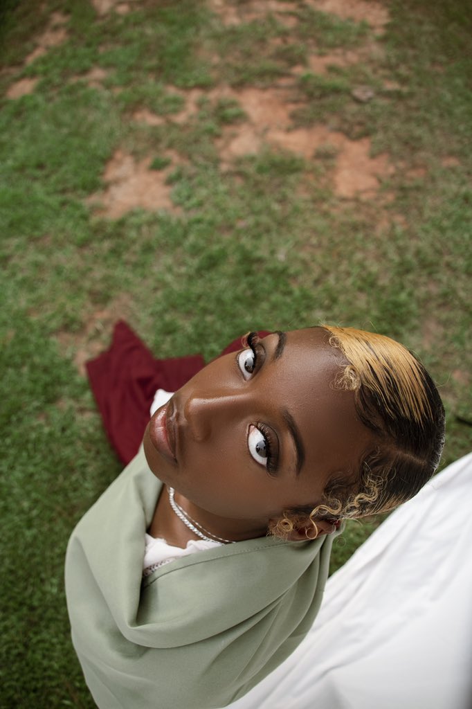 Donllyphoto's tweet photo. Destinee ✨| shot by me https://t.co/dCbvaIy91d