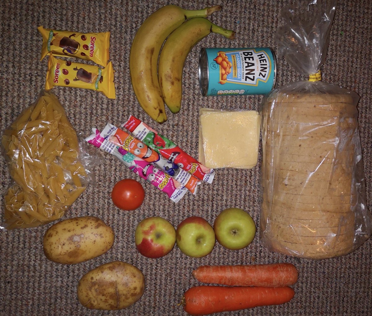 jon_trickett's tweet image. The poor should “budget better” say the folks who tried to argue this was £30 worth of food.