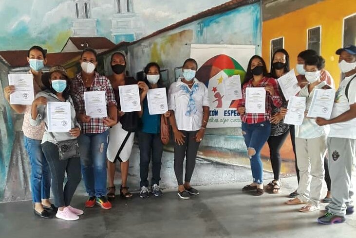 estrellaAce's tweet photo. Estado Sucre. Entrega de CERTIFICACIÓN de CULMINACIÓN de CARRERA PNFAE Especialización en Educación Especial I Cohorte UNEMSR. Este día Jueves 29 de Julio 2021 se entregaron en sus manos la Certificación a 108 estudiantes en E.B. "Federal Sucre" Cumaná. 
@somosunem
@YulmyGarcia https://t.co/LpfrULIAGq