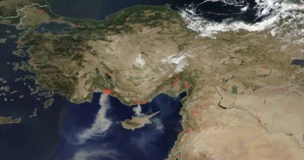 EB0YHANJI's tweet photo. 🚨TW // DISASTER PLEASE SPREAD🚨

WHAT HAPPENS IN TURKEY?

Big, unstoppable fires are now all over Turkey. Many people lost their relatives, homes, and farms. One of the fires is close to the Mersin nuclear power plant and if the fires are not stopped there’ll be a big disaster+ https://t.co/SGRuPNr3Vy