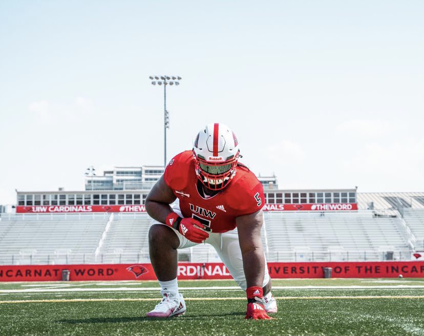 AmariDeason's tweet photo. Thank you @UIWFootball for having me on the amazing Visit! @Marshall_Reggie @bwatsondline https://t.co/flKL2S4WWE