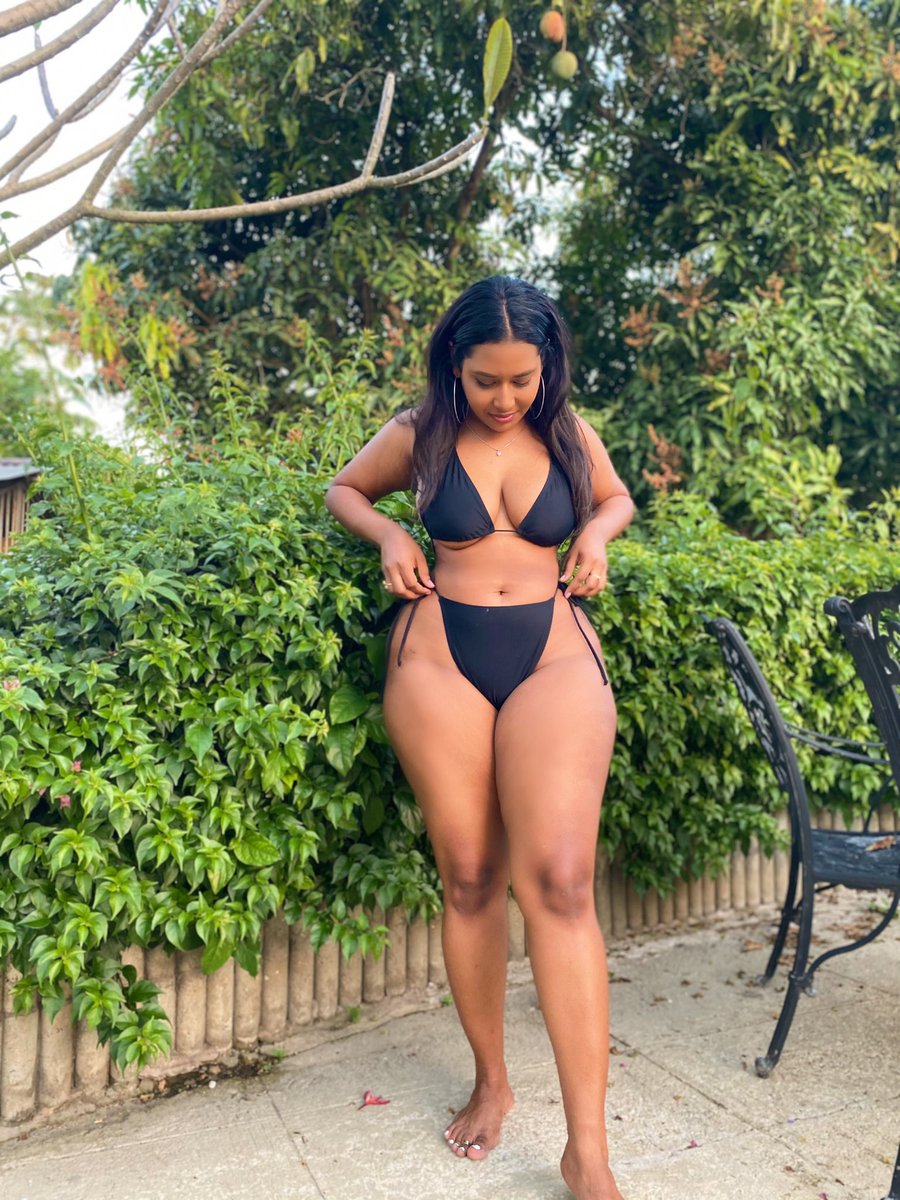 danielleboodoo's tweet image. 5’2”