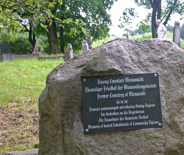 Did you ever in your life search for ancestors’ names in a cemetery in Poland? This is a highlight for travellers on TourMagination’s Mennonite Heritage Tour in Poland. #travelmemories #Poland