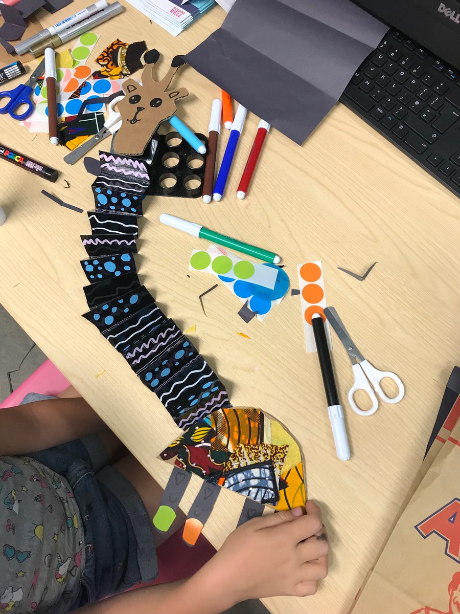 curiouscrafty's tweet image. These Giraffes are absolutely stunning made by children at Brooklands Library in Whythenshawe @MancLibraries #wildworldheroes #curiouscrafty #manchesterlibraries