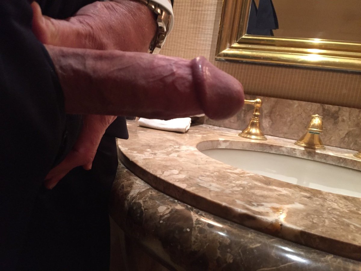 MrSuit30's tweet photo. On your knees and open your mouth 😈🍆 Daddy... https://t.co/xLhksQPYJz