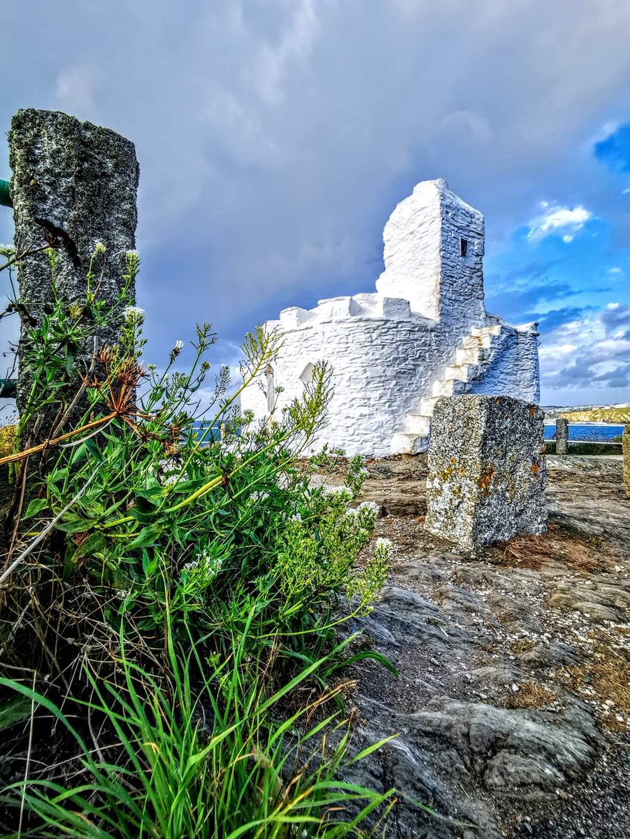 Moody skies above the Hut. 😍
.
#moody #skies #sky #clouds #HuersHut #Heritage #Newquay #Cornwall
#lovewhereyoulive #kernowfornia #NewquayTownCouncil