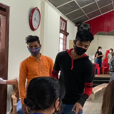 freddy_nunsanga's tweet photo. You've seen them getting vaccinated, here's another one. Our brothers from Assam getting tested for Covid in a safe and peaceful environment. No hate towards anyone. We will remain the same. Peace and Tranquility Prevails in Mizoram. #HimantaIsTheProblem

@mizoram_ https://t.co/ONB0RvtaFC