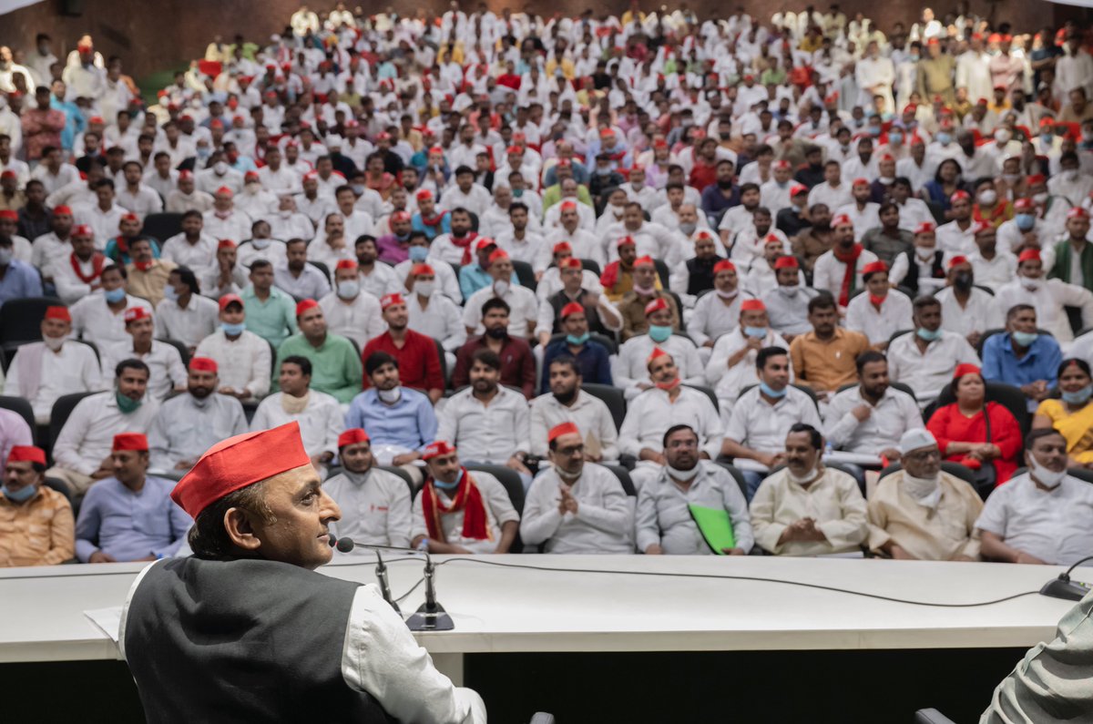 samajwadiparty's tweet photo. समाजवादी पार्टी के राष्ट्रीय अध्यक्ष एवं पूर्व मुख्यमंत्री श्री अखिलेश यादव ने कहा है कि भाजपा की लोकतंत्र में जरा भी आस्था नहीं है। 
https://t.co/92B7fd9Dku https://t.co/uE69nVWYI4