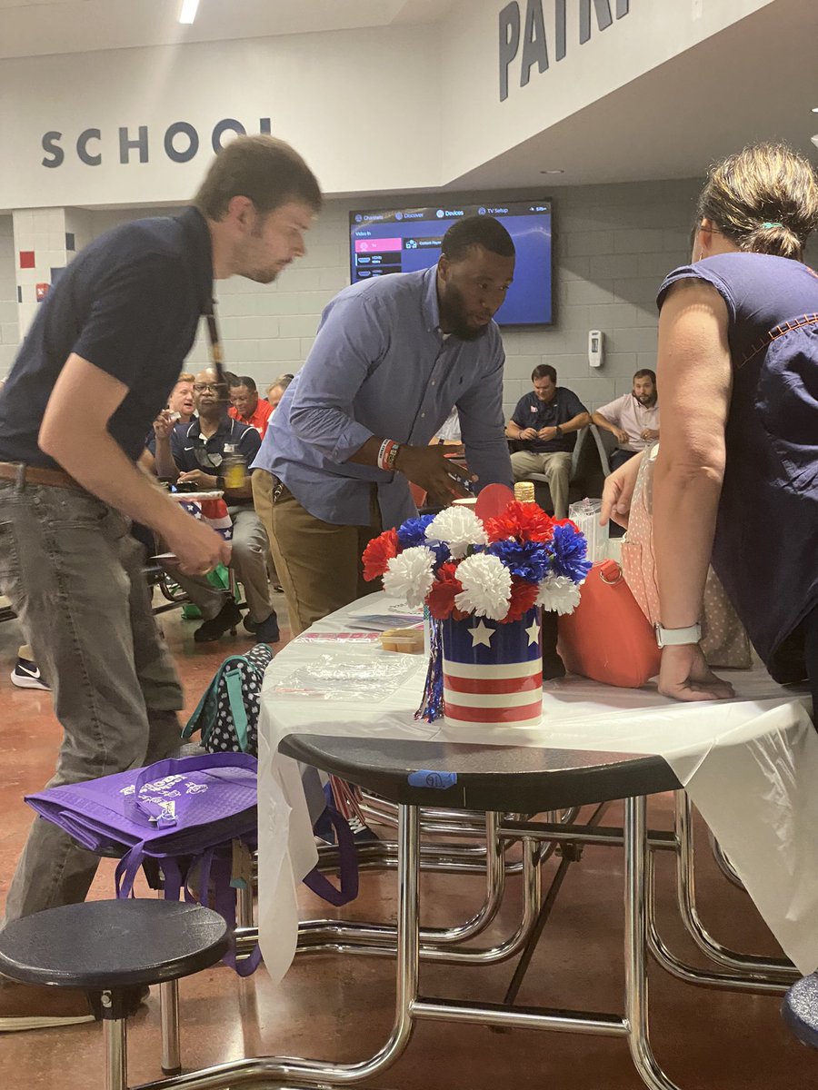 BobJonesHigh's tweet photo. Yesterday we welcomed our faculty to the 2021-2022 school year! Thank you to PTSA for loving on our faculty with lunch and door prizes! #GameOnBobJones #GoBJHS21 https://t.co/KFyZ0hSA8Y