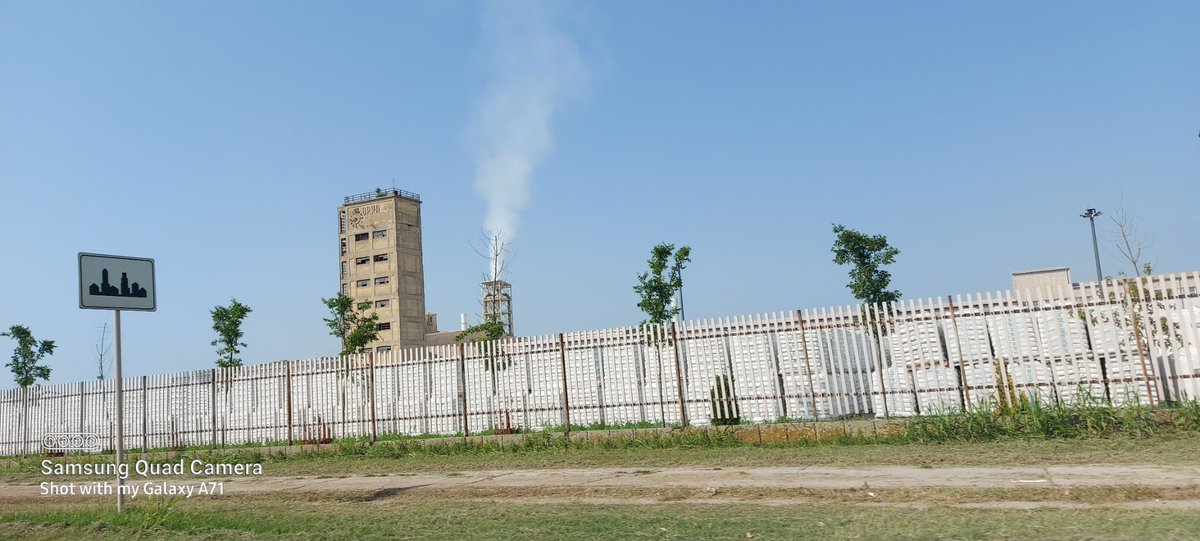 JelenaMKandic's tweet photo. #zagađenje #zagadjenje #AirPollution u #Šabac koje proizvrokuje fabrika #ElixirZorka #HBISGroup #SerbiaIronSteel.
#NemaNazad💪🏻🇷🇸✊🏻 https://t.co/djtuo7Zp1y