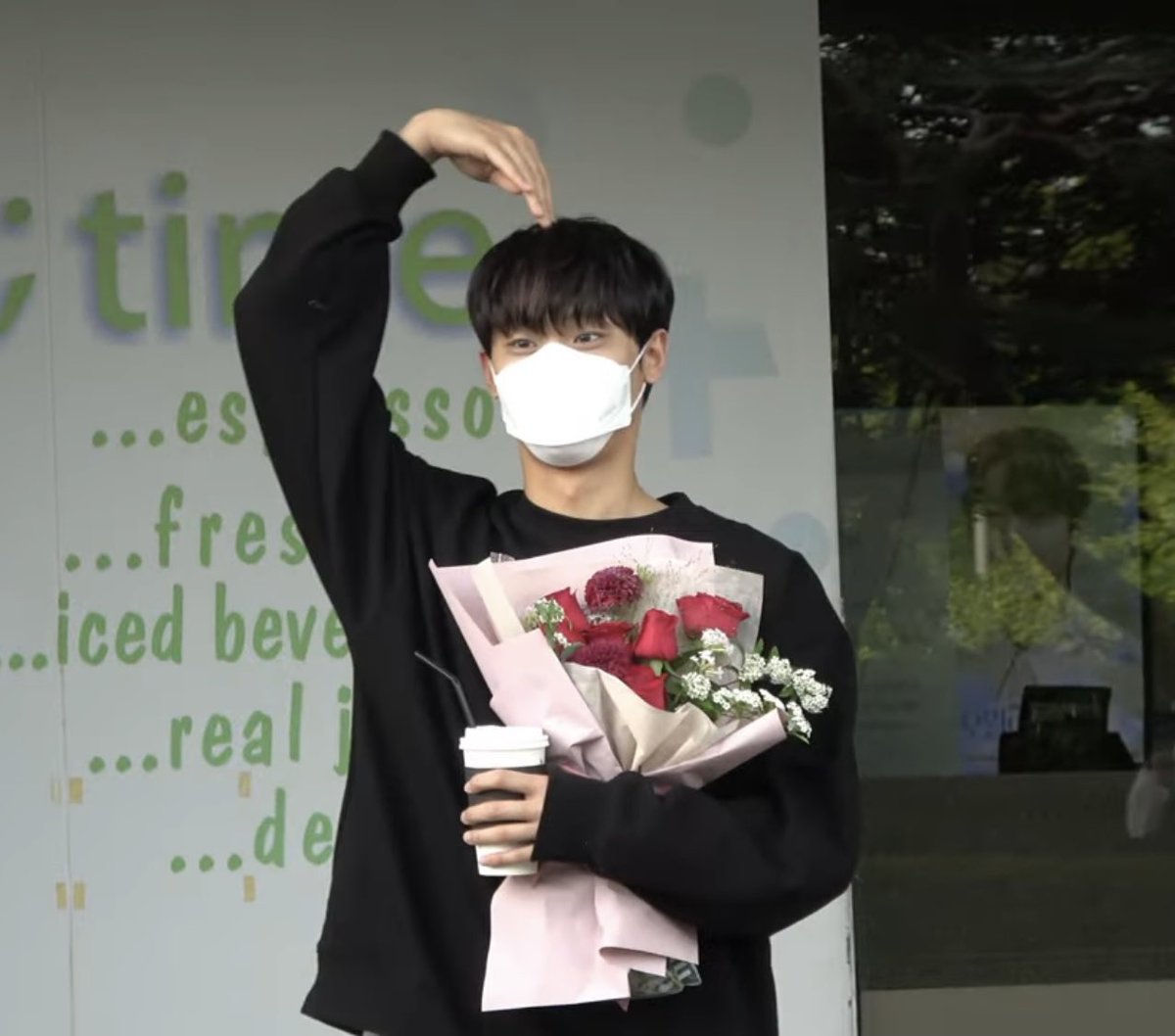 angardenwhyrano's tweet photo. 아이돌은 안해봣지만
퇴근길을 어떻게 해야되는지 아는남자 https://t.co/lEMc5iI4Zz