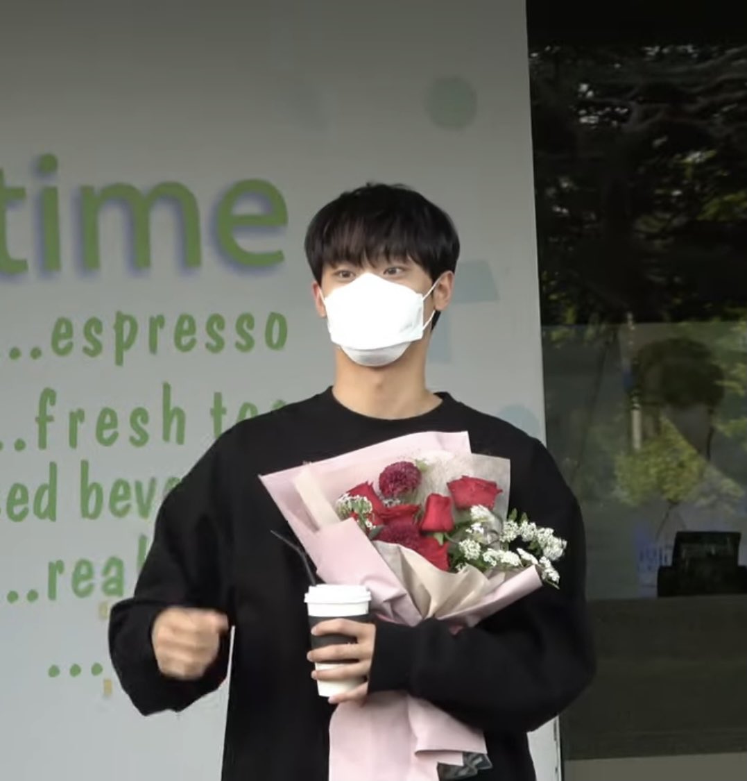 angardenwhyrano's tweet photo. 아이돌은 안해봣지만
퇴근길을 어떻게 해야되는지 아는남자 https://t.co/lEMc5iI4Zz
