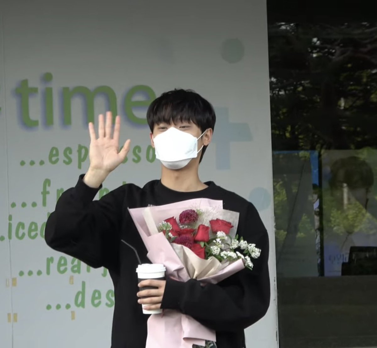 angardenwhyrano's tweet photo. 아이돌은 안해봣지만
퇴근길을 어떻게 해야되는지 아는남자 https://t.co/lEMc5iI4Zz