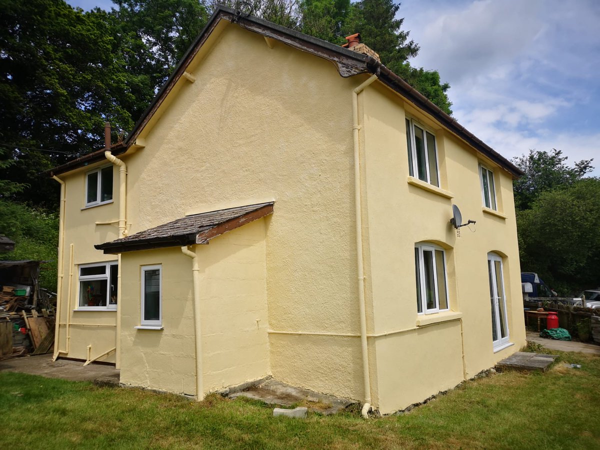 Texacote's tweet photo. This farmhouse in Buith Wells was in urgent need of repair form having damp issues, damaged &amp; cracked render. We then installed our Wethertex MP44 in Butter Cream.
Feel free to contact us on 0333 2224458 or visit
https://t.co/R7pqTwYZZB
#texacote #wethertex #powys https://t.co/Ypc9ot8Km5