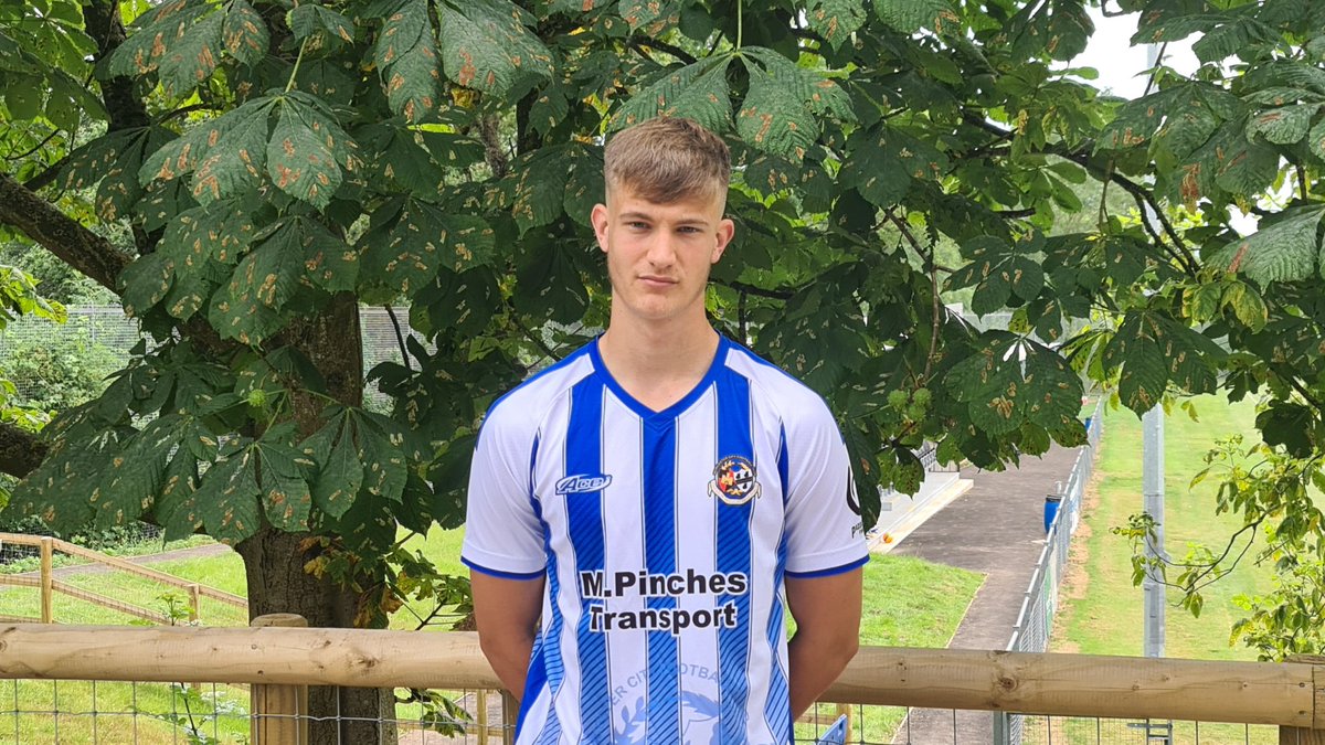 ANOTHER YOUNGSTER PROMOTED 🚨

Schuck completes a hattrick of players moving through City's development pathway into the first team 🔵⚪

worcestercityfc.org/news/another-y…

#KEEPTHEFAITH
#WCFC
#OneClub