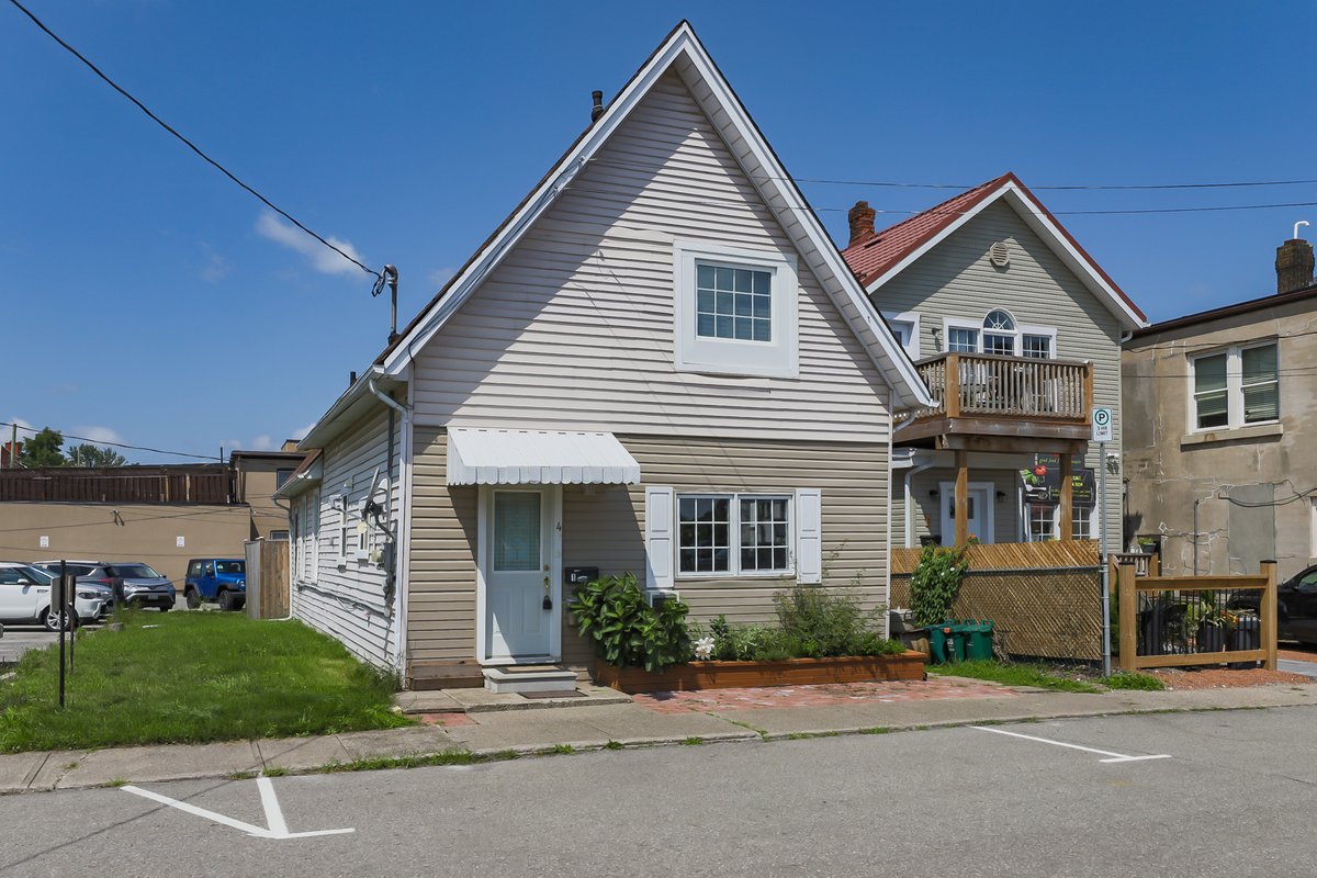 Looking for a LIVE/WORK property?  💵AFFORDABLE at $374,900, COMMERCIAL ZONED DUPLEX MLS®#: 40146838 
✅ Rent out both units as Residential units
✅ Live in one side, and Rent the other to pay your mortgage
✅ Live and work!  Your downtown storefront and live in the back!