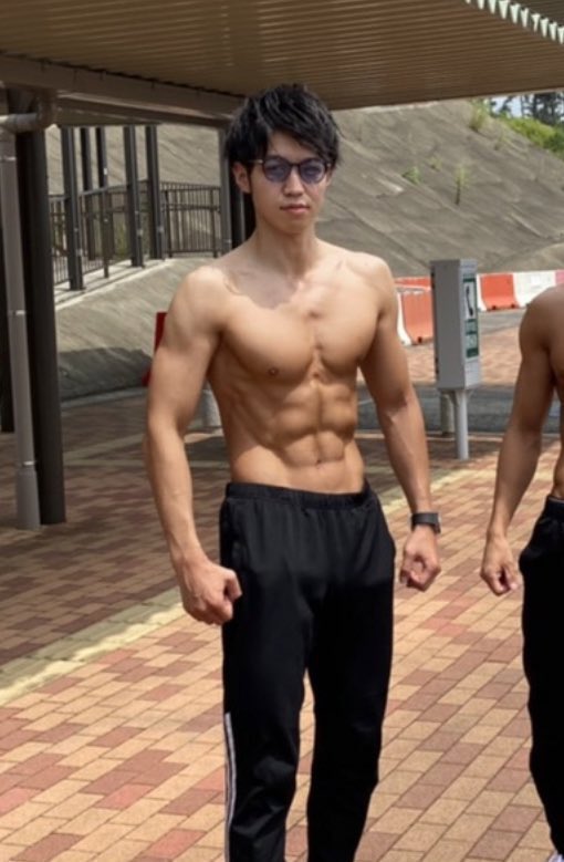 まめ まめたまの筋トレ日記 S Tweet 17年 年 本気で筋トレ始めて顔つきも体もメンタルも大分変わった 垢抜けた選手権 Trendsmap