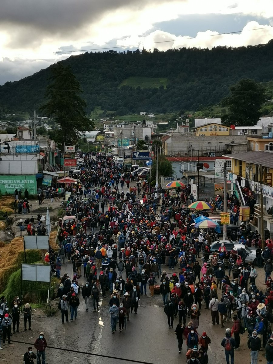 AnonymousGuat's tweet photo. #ParoNacional29J Hoy Guatemala amaneció con gente cansada de tanta corrupción! Gente trabajadora, gente humilde! Gente a una sola Voz exigiendo la renuncia de @DrGiammattei y la Desconsuelo Porras! https://t.co/z5snhBV11g