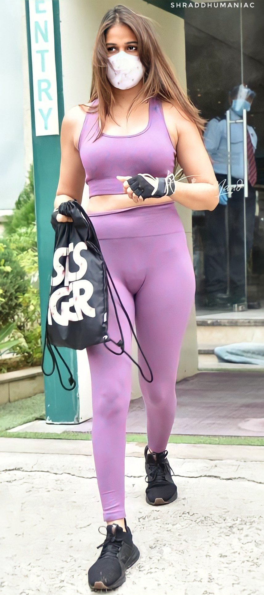 E7eEGG5UYAMXL2S?format=jpg&name=large