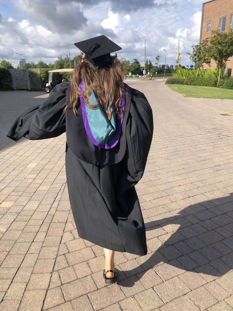 MissBlizard99's tweet photo. I’m officially a graduate 🎓🥂 https://t.co/Abhd9dJB33