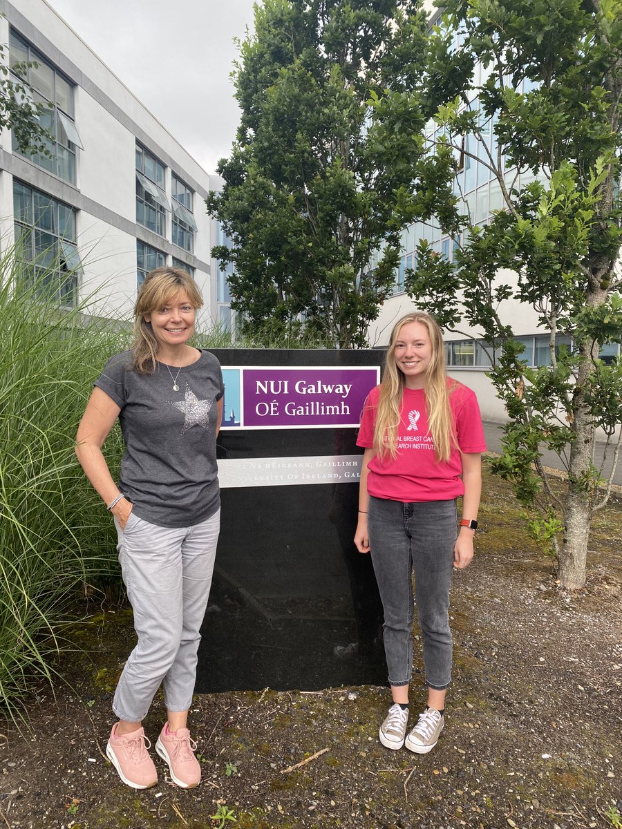 BCResearchIre's tweet photo. Behind the mask😷👩‍🔬.....Molly Davies, BSc Biotechnology student, with her supervisor Dr Nicola Miller.  
Molly is working with the #CancerBiobank and gaining experience in molecular cancer research @SurgeryNUIG. 

#ResearchNBCRI #FutureproofingResearch @wistemnuig https://t.co/wiX90m7XTs
