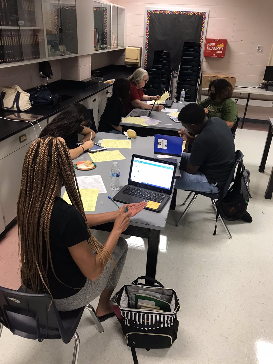 odms_sci's tweet image. Our teachers are so excited to be back planning for the new school year!  #BuildBackBetter #BuildBackStronger #ReadyFor2021-2022  @AliefISD @ODMSMustangs @AliefScience