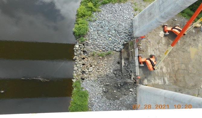 roadconstructvt's tweet photo. #91rockbridges #I91rockinghamvt #rockinghamvt #I91vt 8/2/21 week - Travel lanes open on both NB &amp; SB bridges;  Guardrail installation; Narrow lanes; Use caution. @511VT @waze @wazevermont  @NoCheckpointsNH @WCAX_Adam @VTStatePolice https://t.co/k9bWkdkdvX