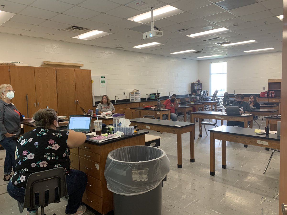 DutchtownMs_HCS's tweet photo. Each department is now digging deeper into understanding differentiation by discussing tiered tasks aligned with the standards and ALDs, improving scholar outcomes for ALL! #ELEVATE #BeReadyDay1HCS @yolanda_oatts @melissa13thomas @Derrickhicks_HC @rojlaz @MASuddeth https://t.co/50Qg2qgU4y