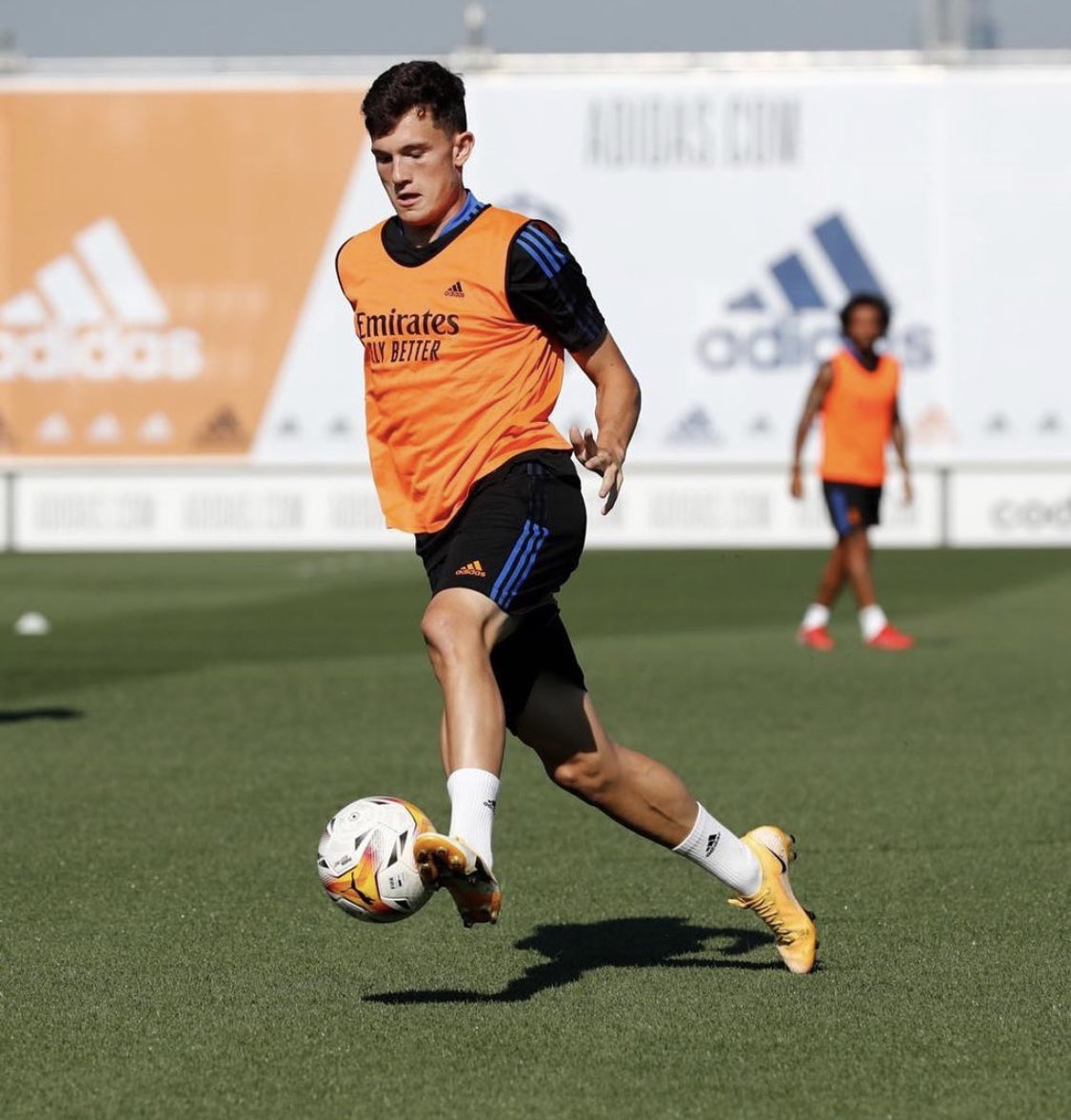 FabricaMadrid's tweet photo. 📸| Rafa Marín, David González and Óscar Aranda in training with the first team today. https://t.co/bYj5jadKZc