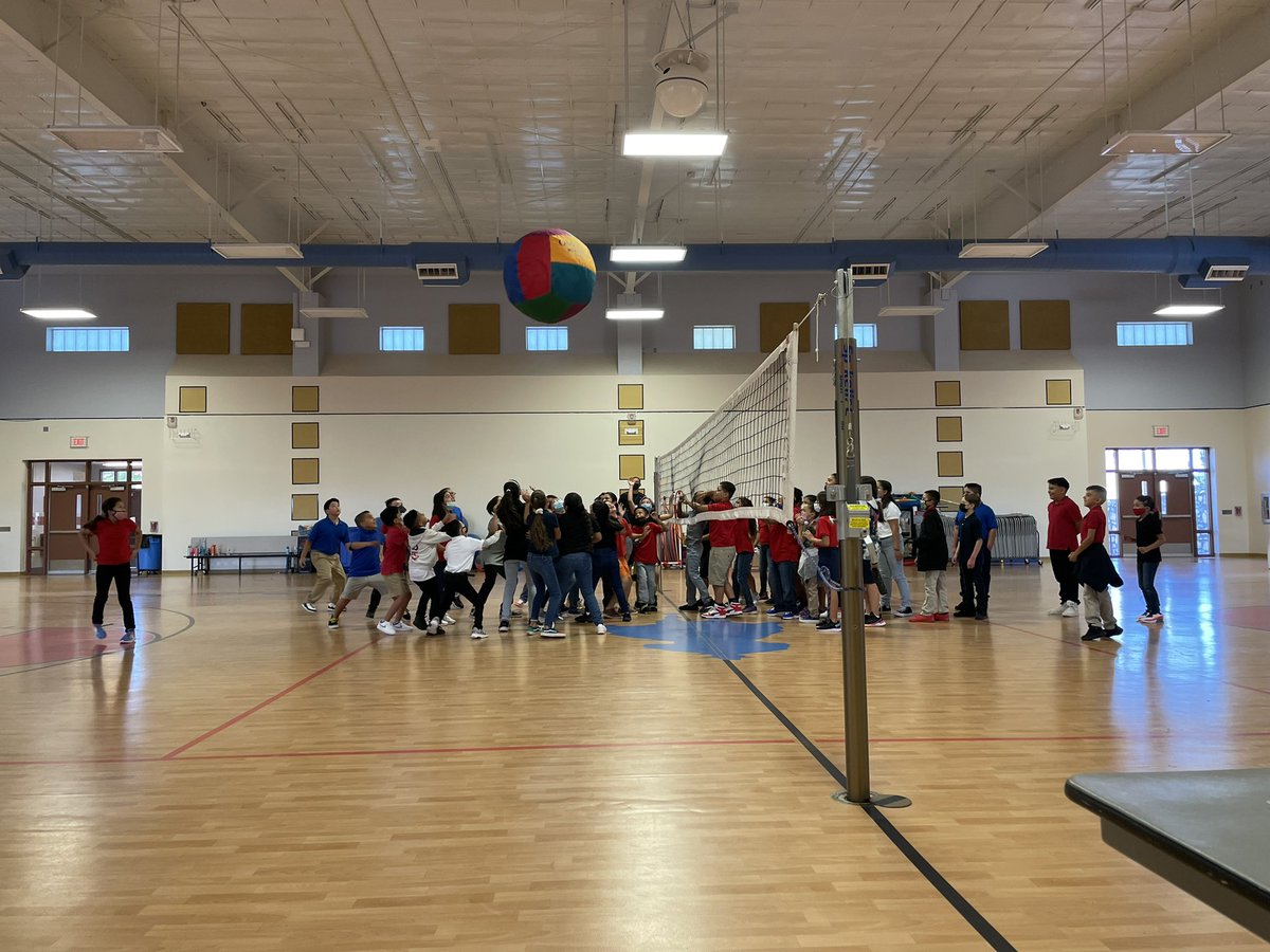 A little Omnikin Volleyball to start the day. Great hearing the kids excitement in person again. #RSECowboys #brickbybrick #cowboyup