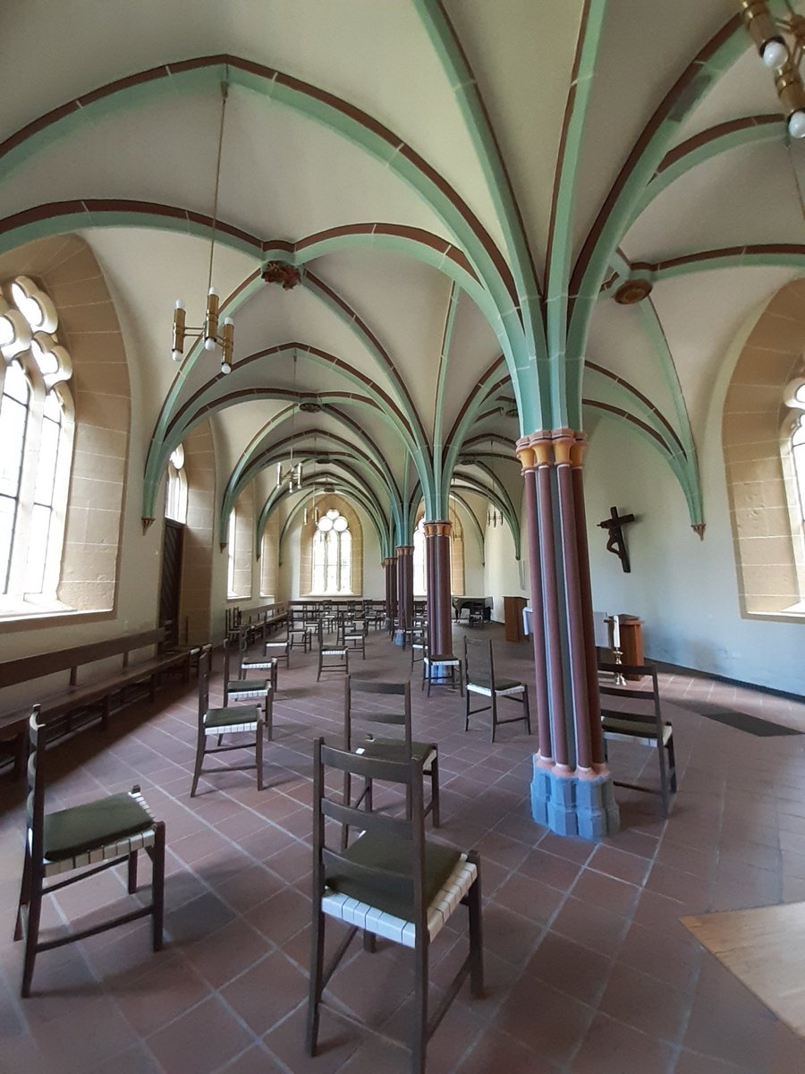 outofmainhattan's tweet photo. Jetzt bekam ich doch noch meine Privatführung in der #Predigerkirche und durfte das Chorgestühl vom Eckhart streicheln (Gänsehaut!) und sein Kloster besichtigen. 😊
Hier das Refektorium, frisch renoviert in Originalfarben und im Text alles, was man über den Meister wissen muss: https://t.co/kTOb8kNlSP