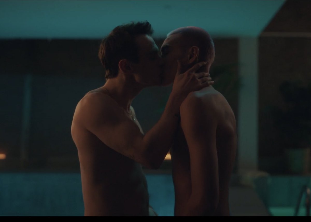 maxakithinker's tweet image. and the audience cheered! #GossipGirl