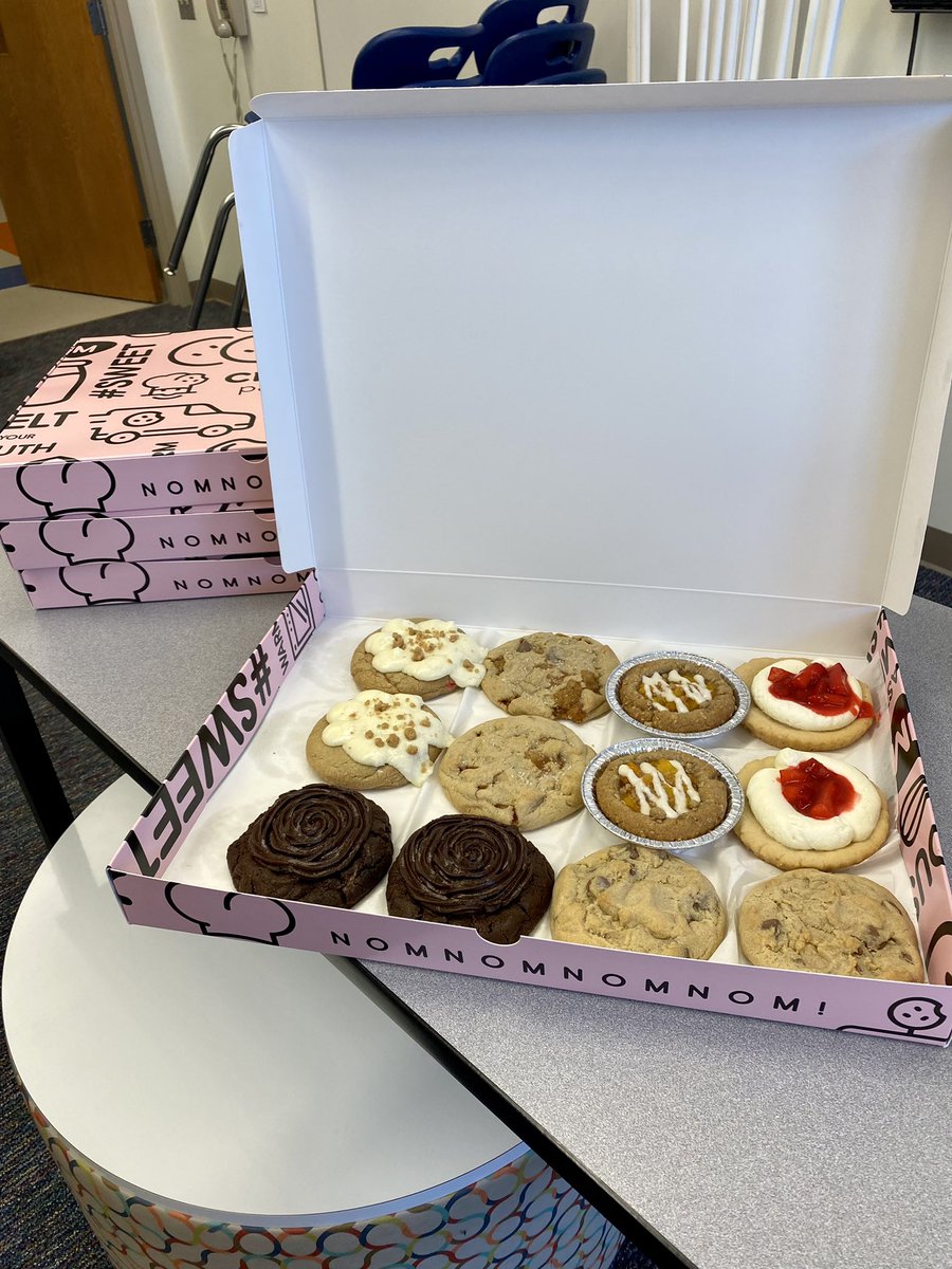 THANK YOU @CrumblCookies in Morrisville for helping to celebrate our wonderful <a href="/ScottsRidgeES/">Scotts Ridge ES</a> summer camp teachers with your donation! <a href="/MsRushin/">Katherine Rushin</a> 🍪🍪🍪