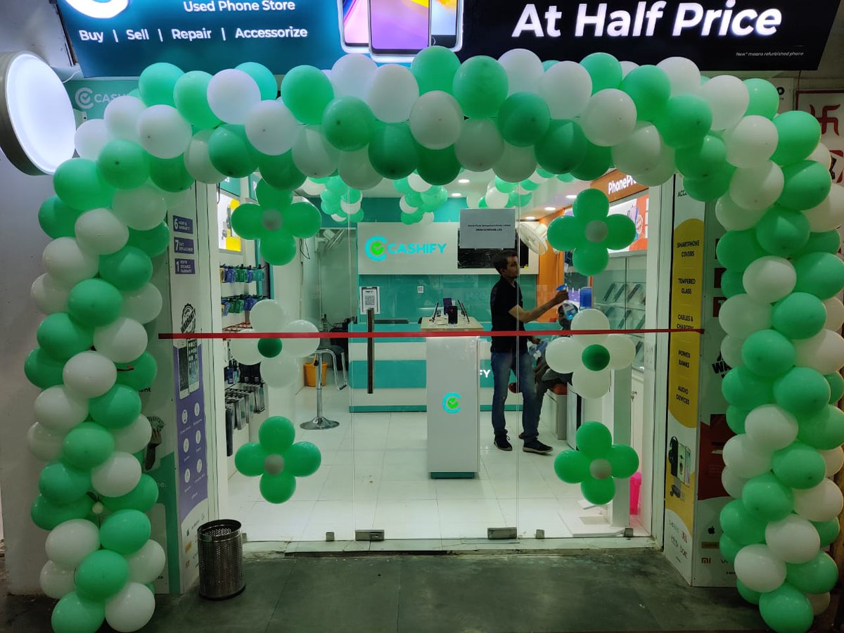 Cashify_'s tweet photo. New store alert!📣
Cashify Store is now open at Baldev Plaza, Gorakhpur. Visit us for all your smartphone needs. https://t.co/iIC9wUk3On
