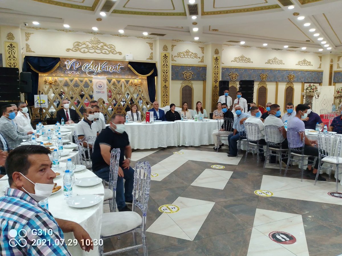 Sayın bakanımız <a href="/FatmaSahin/">Fatma Şahin</a>  Başkan vekili <a href="/latifkaradag/">LATİF KARADAĞ</a> ve Sosyal Hizmetler Daire Başkanı <a href="/MABDULLAHAKSOY/">Dr. M.ABDULLAH AKSOY</a> 
Tüm Düğün Salonları Etkinlik ve Organizasyon İşletmecileri Federasyonu olan Gaziantep düğün salonu  Organizasyon ve FEDERASYON işletmecileri Derneğine Ziyaretleri