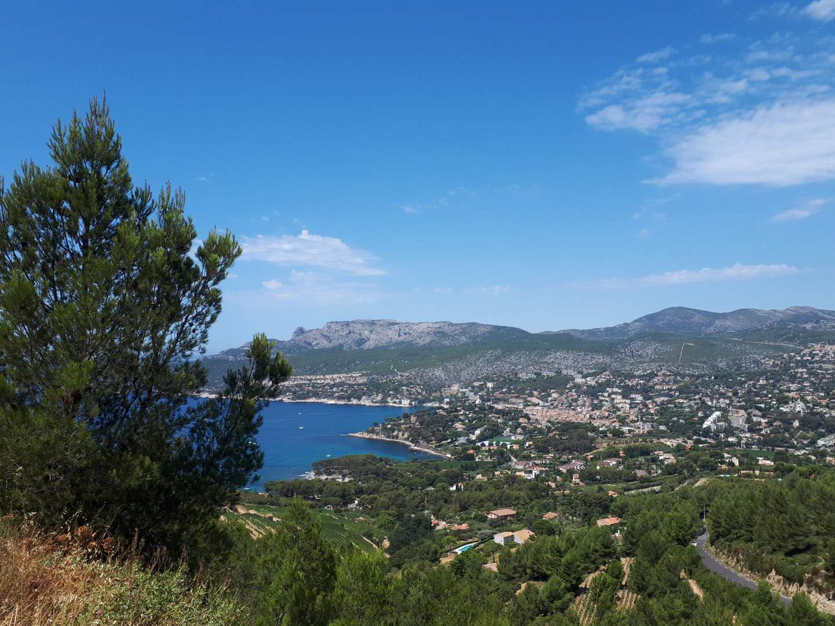 DYANESUIB's tweet photo. Entre #Cassis et #laciotat https://t.co/g0Wxt75jx3