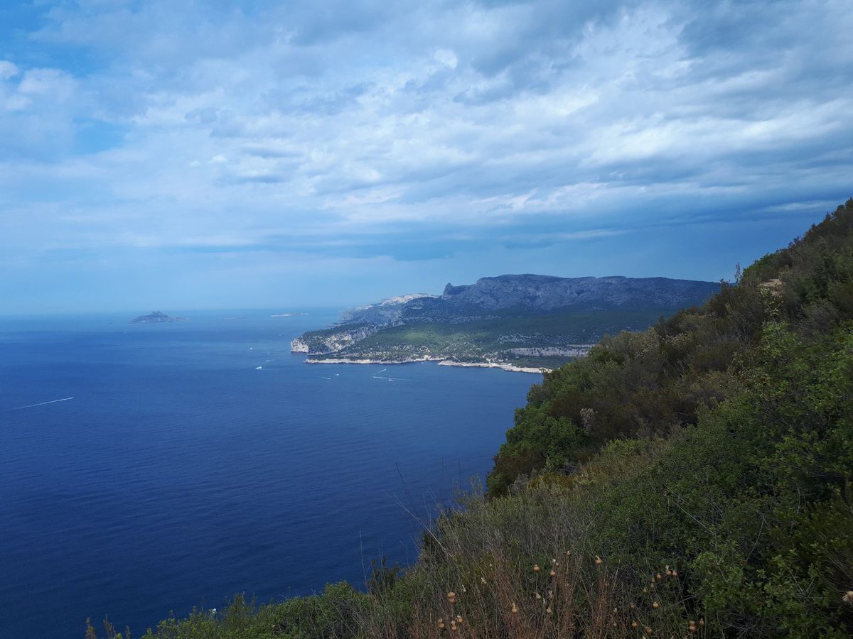 DYANESUIB's tweet photo. Entre #Cassis et #laciotat https://t.co/g0Wxt75jx3
