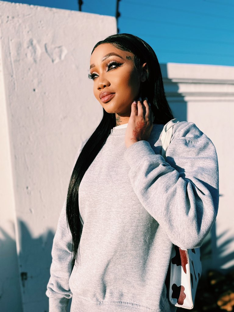 Shamiso_'s tweet image. 