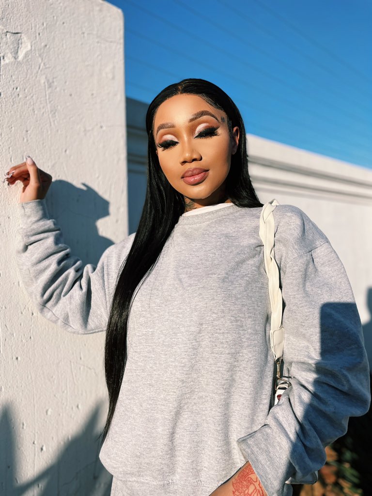 Shamiso_'s tweet image. 