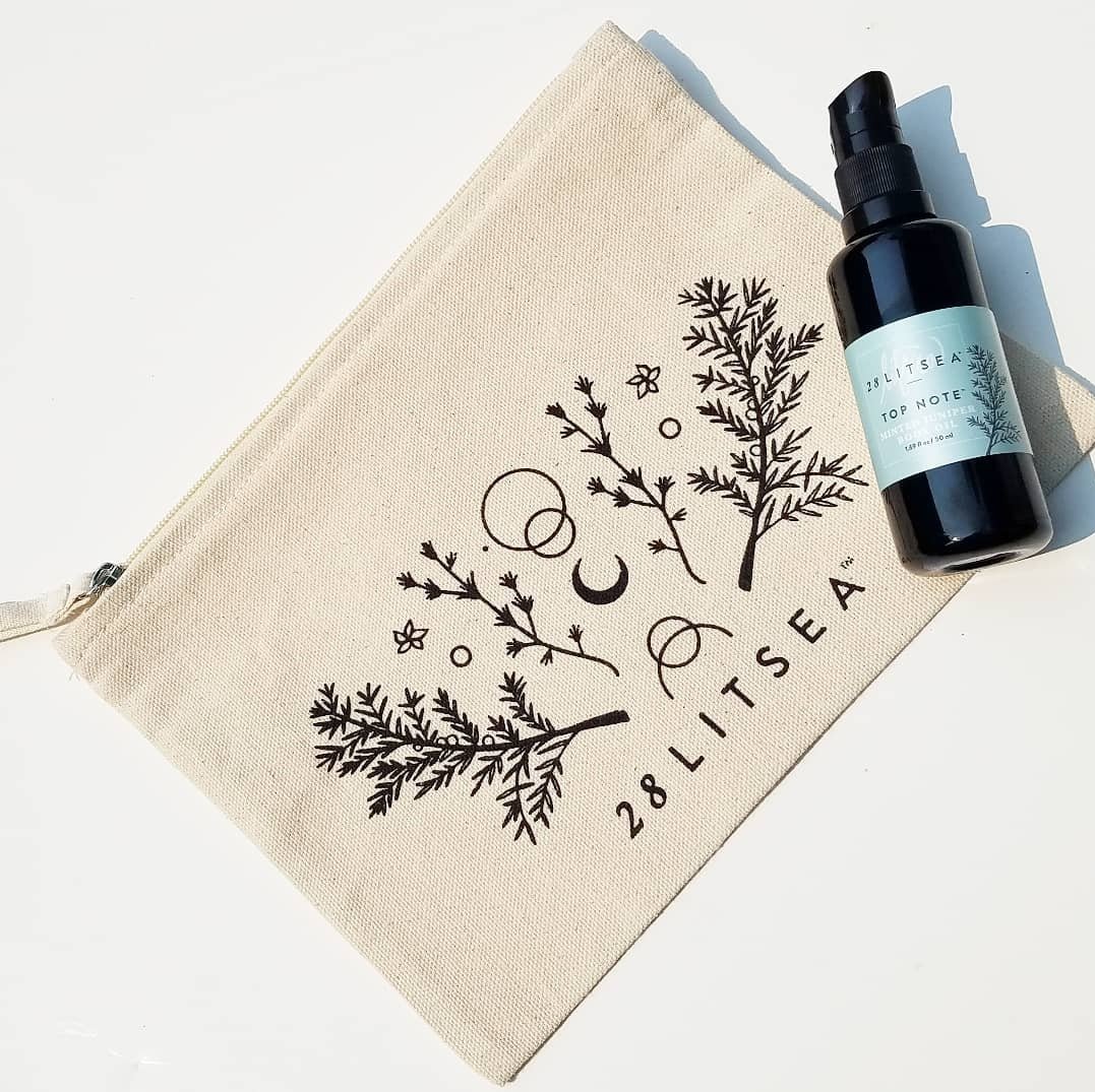 NEW!
Our organic cotton canvas bag is the perfect size to hold all your 28 Litsea products. 

The delicate illustrations highlight the work of designer <a href="/beccareitz/">Becca Reitz</a> and compliment the designs on all our products.

Made of 100% organic cotton and fair trade certified. 

H7" X W9.5"