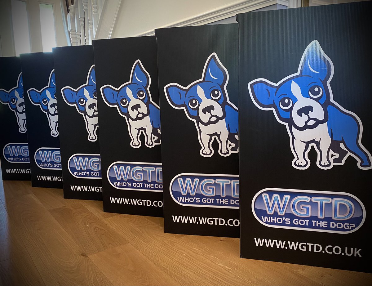 Stands all cleaned ready for next performance. 

#livemusic #functionband #partyband #weddingband