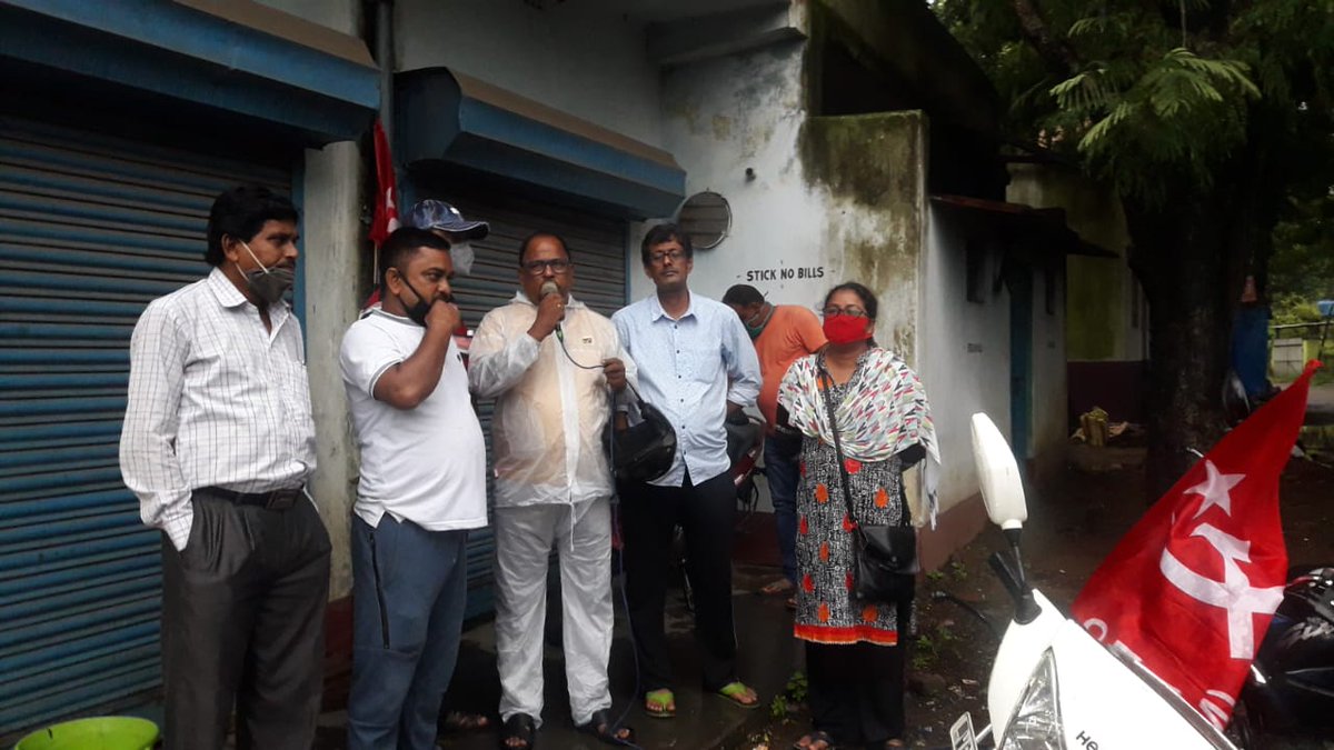cpimpbit's tweet photo. বৃষ্টি উপেক্ষা করে পেট্রল, ডিজেল,রান্নার গ্যাস সহ নিত্যপ্রয়োজনীয় জিনিস এর অস্বাভাবিক মূল্য বৃদ্ধির প্রতিবাদে ও ভ্যাকসিন এর দাবিতে এবং #SaveDPL আওয়াজ তুলে বিশ্বেশরী খান্দরা কোলিয়ারিতে পথসভা। https://t.co/LvmQP446IH