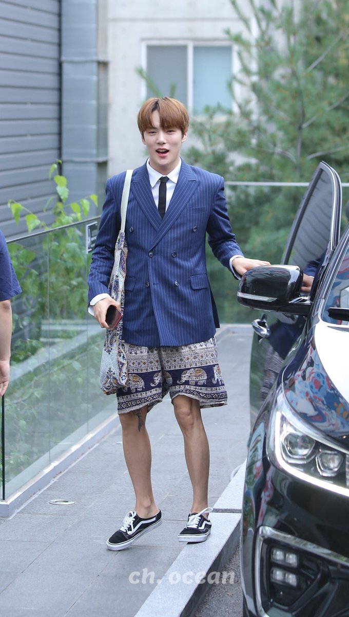 200730 보그싶쇼 출근길

#몬스타엑스 #민혁 #MONSTA_X #MINHYUK #ミニョク