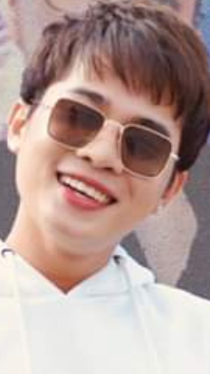 H21392351's tweet photo. @jacksfireflies @KevanKenney @MTV @phuongtuan_j97 @phuongtuan_j97
#FridayLivestream
#JackJ97
Tôi yêu nụ cười của cậu ấy
Tôi mong nụ cười ấy luôn hiển hiện
Tôi muốn giữ chúng trong tim
Tôi...là một #Đóm sẽ bay theo #JACKchuche đến khi nào gãy cánh😅 https://t.co/9yfLksRDYW