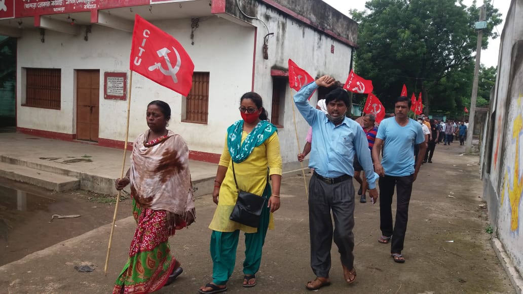 cpimpbit's tweet photo. #SaveDPL আন্দোলনকে সংহতি জানিয়ে  খান্দরা নাগ কাজোড়া কোলিয়ারিতে  সিএমএসআই ( সিআইটিইউ) এর নেতৃত্বে কয়লা শ্রমিকদের মিছিল ও প্রতিবাদ সভা। https://t.co/MBxe37yJic
