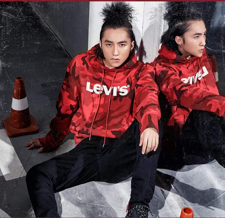EndlessLove4MTP's tweet photo. @KevanKenney @MTV He is the first Vietnamese artist to have a pretty high number of international fans. He has fan pages in Brazil, Arabia, Japan, Thailand. His songs are very popular abroad.

V-POP PRINCE
#SonTungMTP

REQUEST @sontungmtp777 @MTV #FridayLivestream https://t.co/HRE3AhyWYA