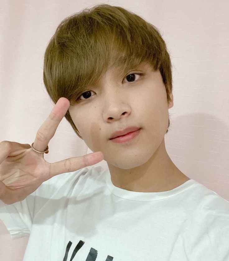 godIeIe's tweet photo. draw the line 🎨

jisvng and his dazzling beauty, they're too alluring to be any good.

at times donghyvck can't even seem to physically be able to get his eyes off him no matter how hard he tries. it's as if jisvng does it purposefully; make donghyvck feel so obsessed with him. https://t.co/qQoSy2a2E6